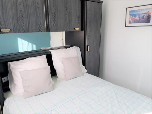 Appartement "La Détente" St Raphaël, au calme, vue piscine, climatisé