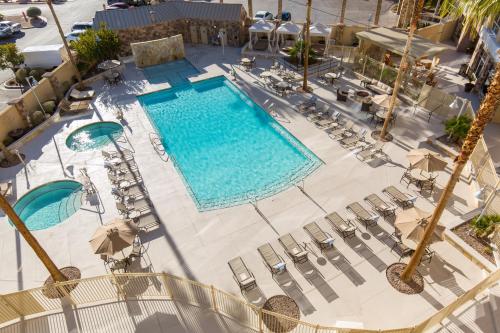 an overhead view of the pool at a resort at Staybridge Suites Las Vegas - Stadium District in Las Vegas