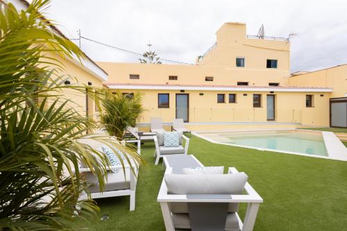 Wonderful vacation home Suites and pool