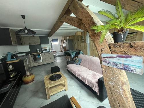 Kuchyňa alebo kuchynka v ubytovaní F3 Duplex "O Meublé de Pithiviers" 2 chambres 8 personnes