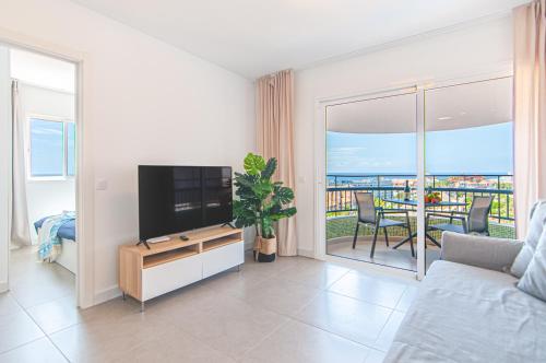 Modern Ocean View Apartment PH12