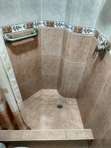 Un baño de Hotel Jeshua Simmonds