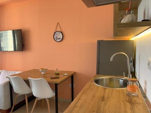 Apartamento carino , ospitabile , e acogliente - Imazhi 4