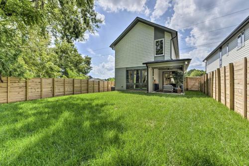 Taman di luar Modern Raleigh Home with Patio about 2 Mi to Downtown!