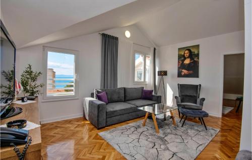 Cozy Apartment In Makarska With Wifi