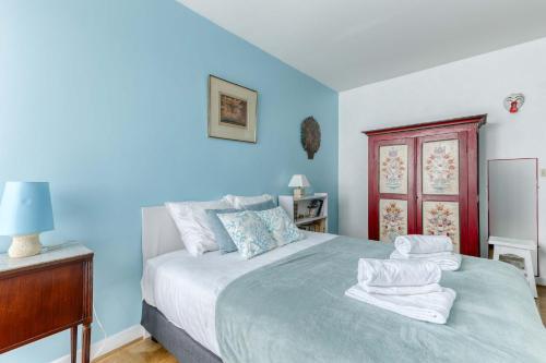 Large and Bright 2 Bdrs Flat with View - Paris 20