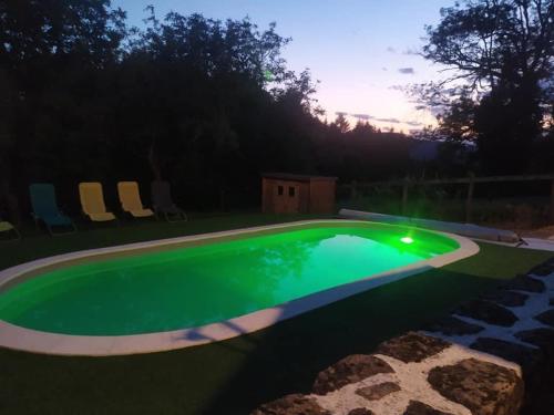 Photo de la galerie de l'établissement La grange de Salvaneix Gîte pour 15 personnes 7 chambres avec 6 sdb-6wc, à Sarran