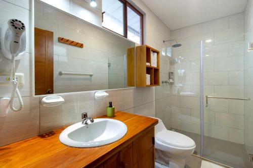 Koupelna v ubytování Plaza Luna Suites