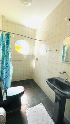 Ένα μπάνιο στο Casa de Praia 5 Quartos