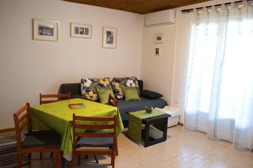 Posedenie v ubytovaní Apartments with a parking space Artatore, Losinj - 17591