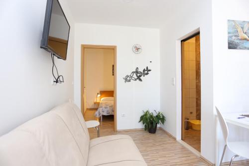 Apartments with parking space Podstrana, Split - 17644