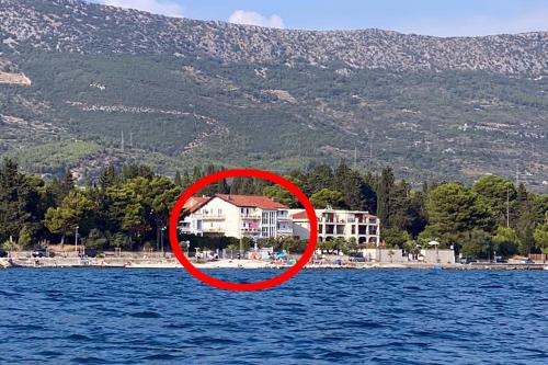 Apartments by the sea Kastel Stari, Kastela - 19810