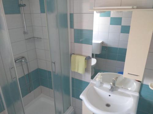 Apartment Primosten 17696a
