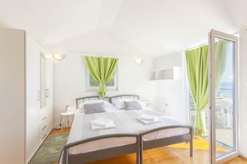 Family-friendly apartments with swimming pool Gornji Tucepi - Makarska - 17686