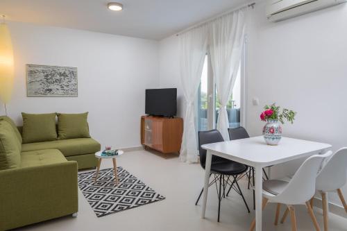 Holiday house with a parking space Kanica, Rogoznica - 17600