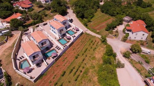 Fotografia z galérie ubytovania Family friendly house with a swimming pool Vrh, Krk - 17760 v destinácii Vrh