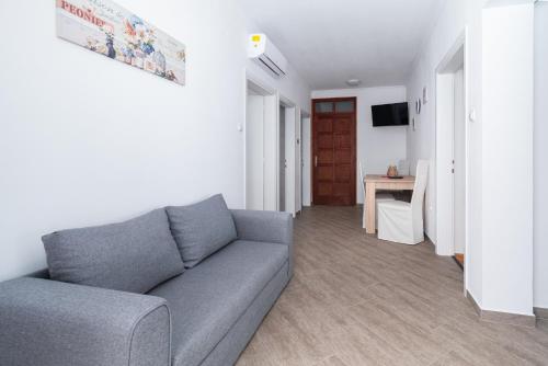 Apartment Rab 17684a