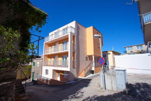 Fotografia z galérie ubytovania Apartments by the sea Baska Voda, Makarska - 17786 v destinácii Baška Voda