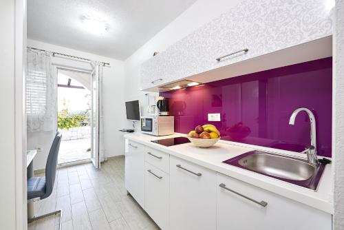 Apartment Mavarstica 17803a