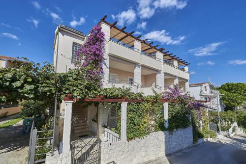 Apartment Mavarstica 17803e