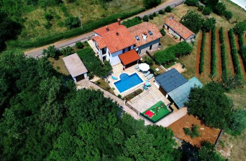 Fotografia z galérie ubytovania Family friendly house with a swimming pool Marici, Labin - 17820 v destinácii Labin