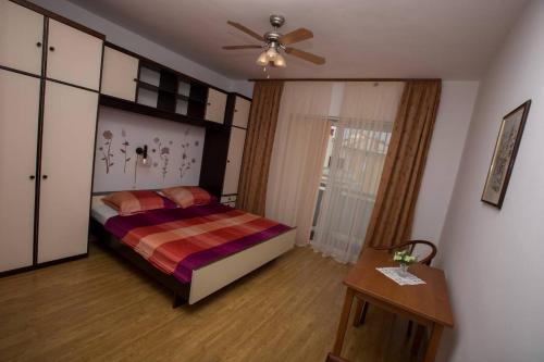 Apartments with parking space Supetarska Draga - Donja, Rab - 17826