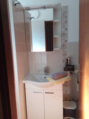 Apartments with parking space Supetarska Draga - Donja, Rab - 17826