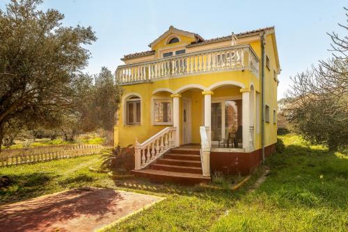 Zdjęcie z galerii obiektu Apartments by the sea Kraj, Pasman - 17783 w mieście Tkon