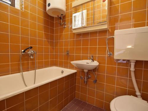 Apartments with parking space Palit, Rab - 17881