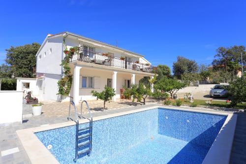 Family-friendly apartments with swimming pool Razanj, Rogoznica - 17867