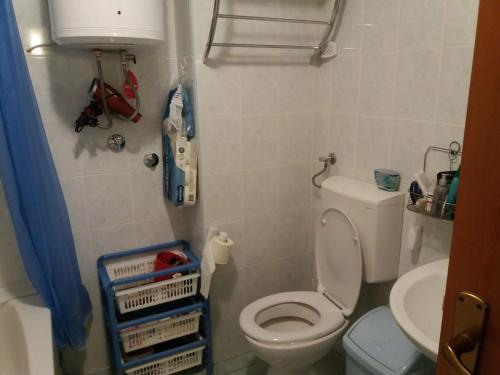 Koupelna v ubytování Apartments with WiFi Makarska - 17906
