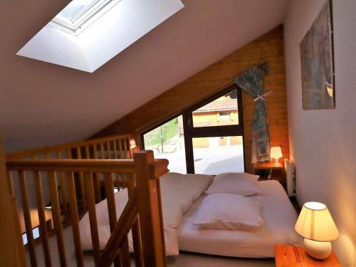 Photo de la galerie de l'établissement Agréable appartement T3 en mezzanine, 4 pers, proche des pistes, Wifi, terrasse, services disponibles - FR-1-342-279, à Beaufort