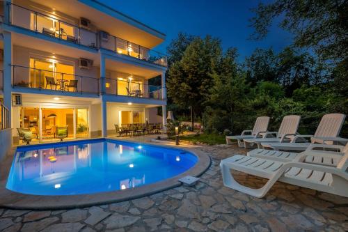 Luxury villa with a swimming pool Icici, Opatija - 17958