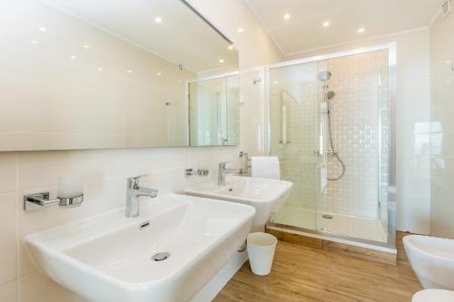 Kúpeľňa v ubytovaní Luxury villa with a swimming pool Icici, Opatija - 17959