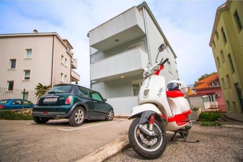 Apartments with a parking space Split - 17983