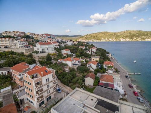 Fotografia z galérie ubytovania Apartments by the sea Rogoznica - 17997 v Rogoznici