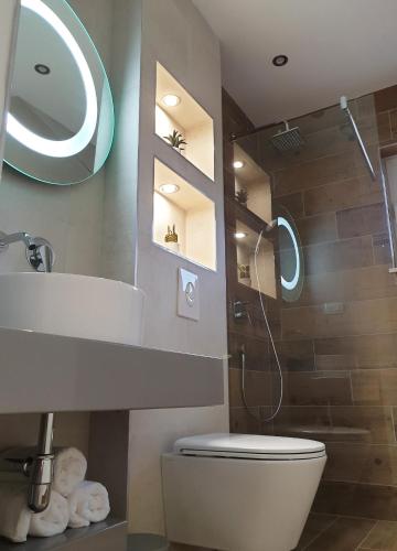 Apartments with parking space Trogir - 18045