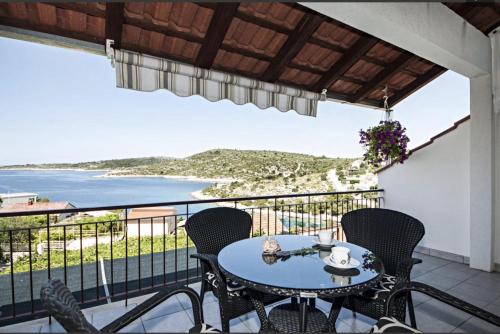Apartments by the sea Kanica, Rogoznica - 18134