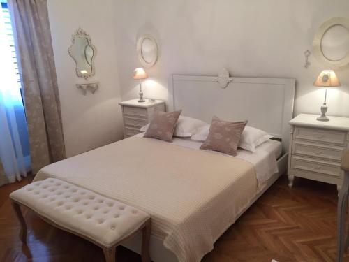 Apartments with parking space Vodice - 18179