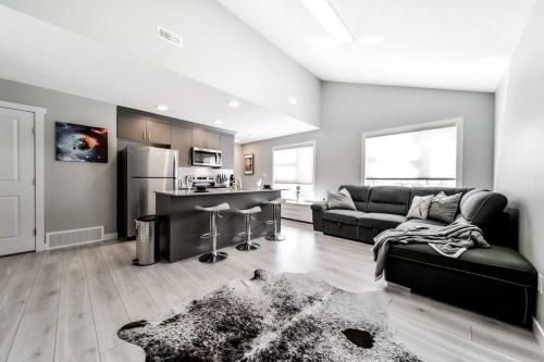 2Bd 1 Ba Townhouse w/ Attached Garage