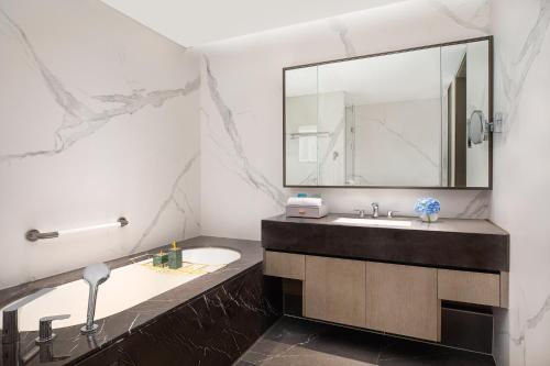 Ένα μπάνιο στο Ascott Qinhuang Chengdu
