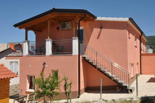Fotografie z fotogalerie ubytování Apartments with a parking space Gornji Karin, Novigrad - 18387 v destinaci Visić Radeka