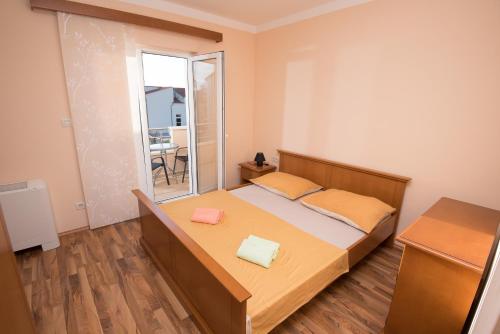 Apartments by the sea Podstrana, Split - 18232