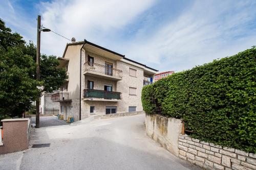 Apartments with parking space Podstrana, Split - 18173