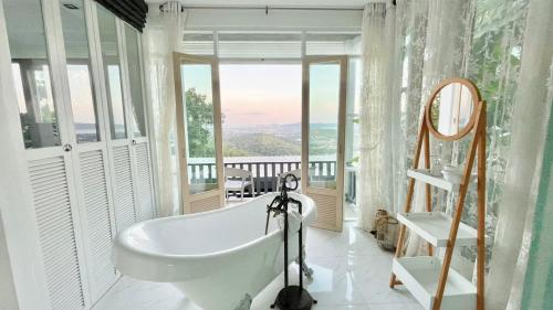 Fotografie z fotogalerie ubytování Phuket View Coffee and Resort v destinaci Chalong