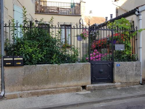 Φωτογραφία από το άλμπουμ του La Palette Fleurie σε Laignes