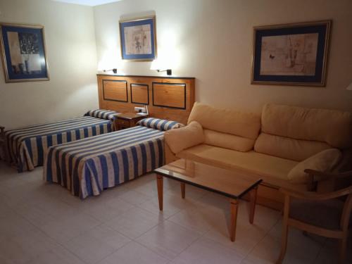 Estudio 1ª linea vista mar planta 7 PYR Fuengirola