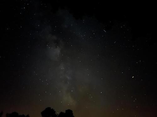 a night sky with a lot of stars at 8-Gîte 5 personnes avec piscine in Saint-Aubin-de-Nabirat