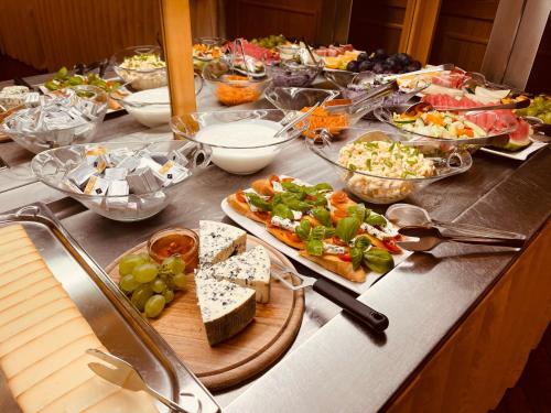 ホテルの敷地内または近くでの食事または食べ物