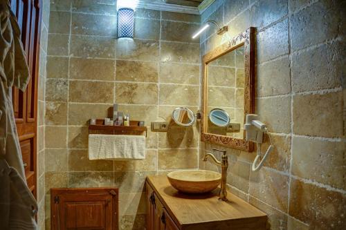 Aşk-ı Nare Cave Hotel - Swimming Pool & SPAにあるバスルーム